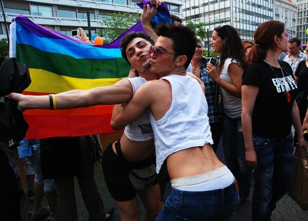 Σύνταγμα. 11η μέρα. Via Gay Parade.