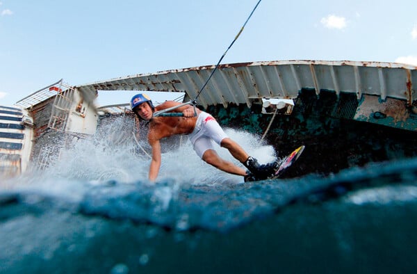 Water ski σε ένα από τα πιο φημισμένα ναυάγια της Ελλάδας