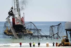 Αποσυναρμολογείται το roller coaster που η Sandy έριξε στον ωκεανό