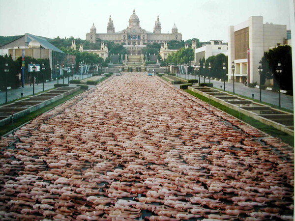 O Spencer Tunick έχει πρόβλημα