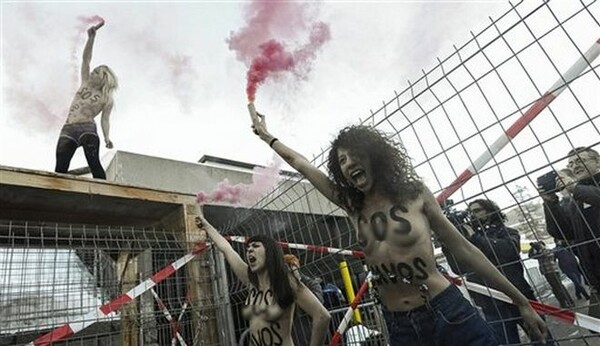 Ελβετία:Οι FEMEN ξαναχτυπούν
