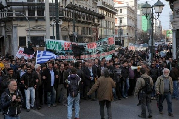 Χιλιάδες αγρότες έξω από τη βουλή