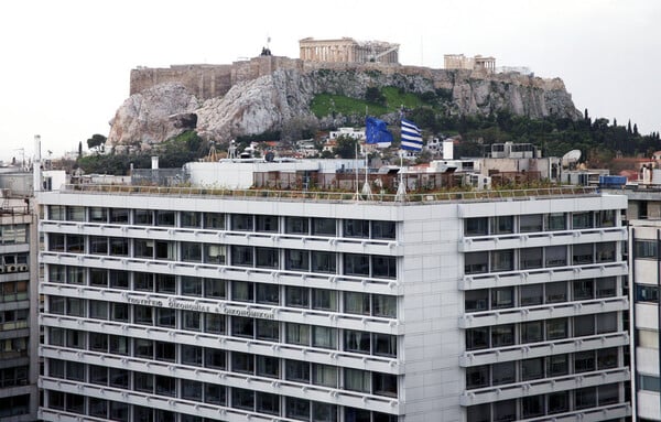 Όλι Ρεν: “Μεσοπρόθεσμο ή χρεοκοπία”