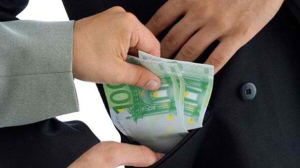 120 δισ. ευρώ το χρόνο στοιχίζει η διαφθορά στην ΕΕ