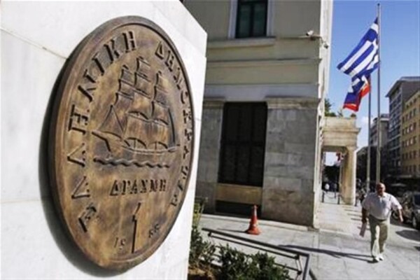 «Οι αμερικανικές εταιρίες προετοιμάζονται για επιστροφή στη δραχμή»