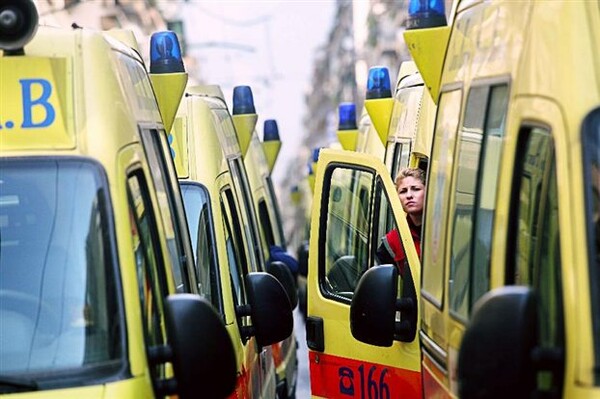 Ακινητοποιημένα 4 στα 10 ασθενοφόρα