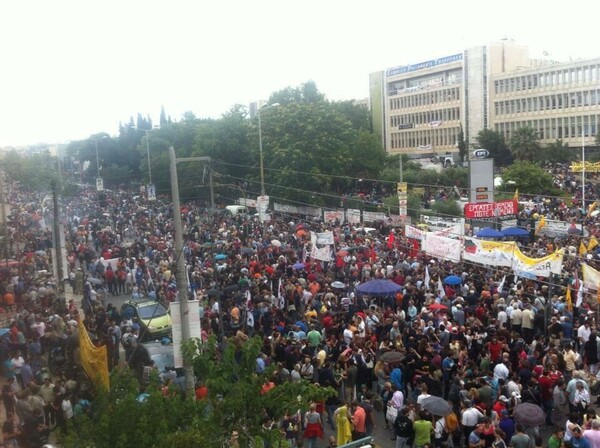 Αποκαθίσταται σταδιακά η κυκλοφορία στη Μεσογείων