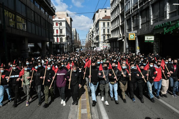 Πανεκπαιδευτικό συλλαλητήριο στα Προπύλαια