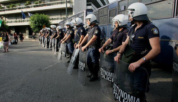 Νέες πορείες αυτή την ώρα στο κέντρο