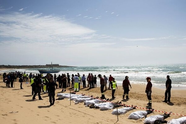 Τραγωδία με εκατοντάδες νεκρούς στις ακτές της Ιταλίας