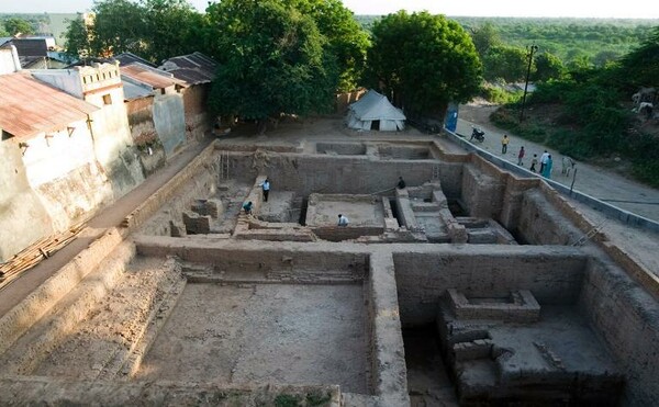 Αρχαιολόγοι στην Ινδία άρχισαν τις ανασκαφές μετά από όνειρο ενός γκουρού