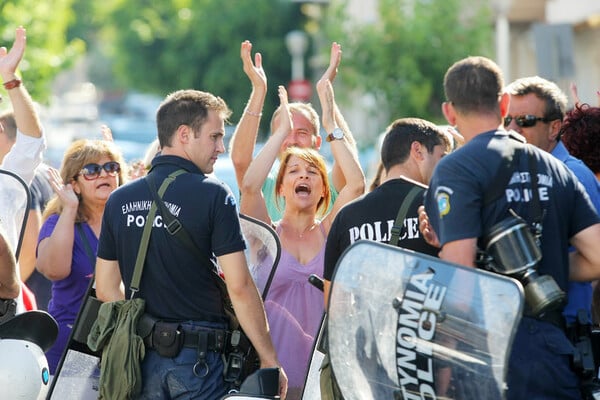 Συγκέντρωση και ολονυκτία από τους εκπαιδευτικούς