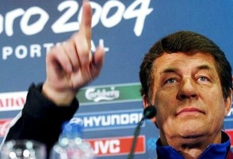 Euro 2012: Στη σέντρα με τις ευχές του Ρεχάγκελ