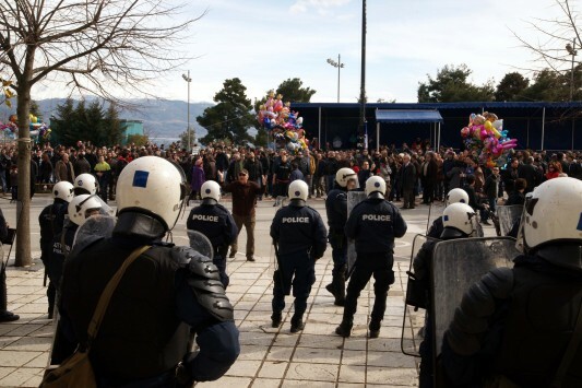 Επεισόδια στην παρέλαση στη Ρόδο (video)