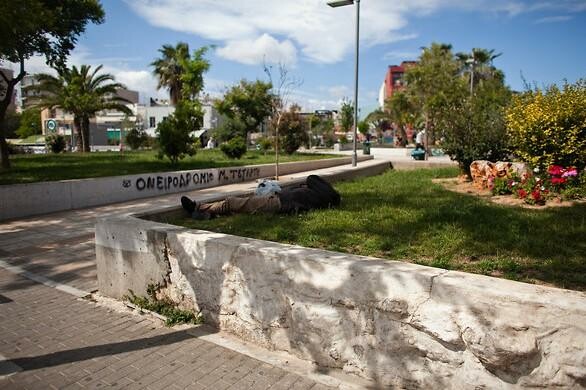 Εν τω μεταξύ στην Αθήνα... (Οκτώ φωτογραφίες ελληνικής δυστυχίας απ' τους New York Times)