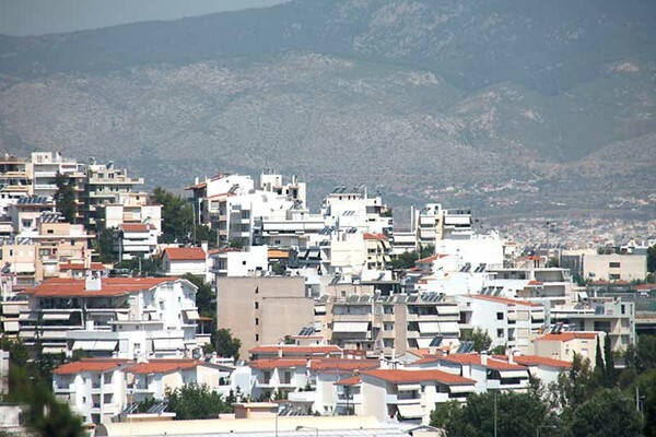 Στην Ελλάδα η μεγαλύτερη παγκοσμίως πτώση στις τιμές των ακινήτων