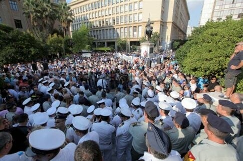 Ολοκληρώθηκε η πορεία των στρατιωτικών