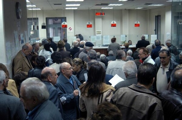 Μπλόκο στις συντάξεις για τους κάτω των 62