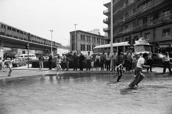 Ο Γύρος της Αθήνας το 1982. Από τον Σπύρο Στάβερη