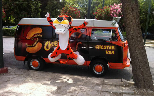 Το Chester Van και τα νέα Cheetos XXL σε ένα ξέφρενο roadtrip