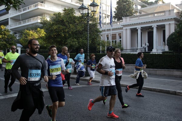 Ο τερματισμός του Μερούση στο Μαραθώνιο και φωτορεπορτάζ από τη μεγάλη γιορτή της Αθήνας