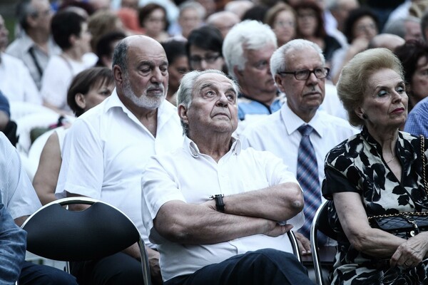 Φλαμπoυράρης: O ΣΥΡΙΖΑ θα είναι πρώτος και θα συνεργαστεί με τους ΑΝΕΛ