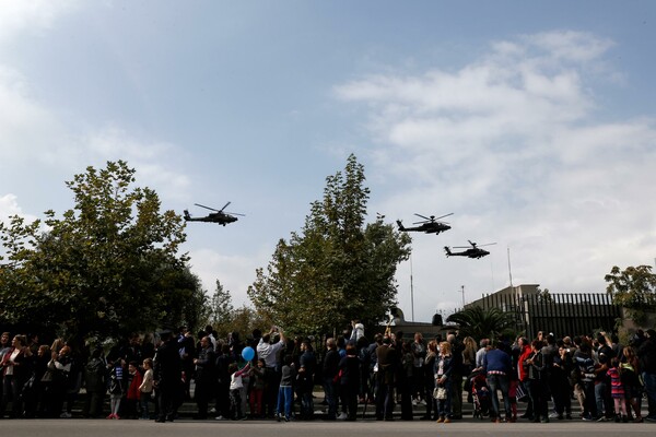 Εθνική περηφάνια ή άχρηστο στρατιωτικοθρησκευτικό κιτς;