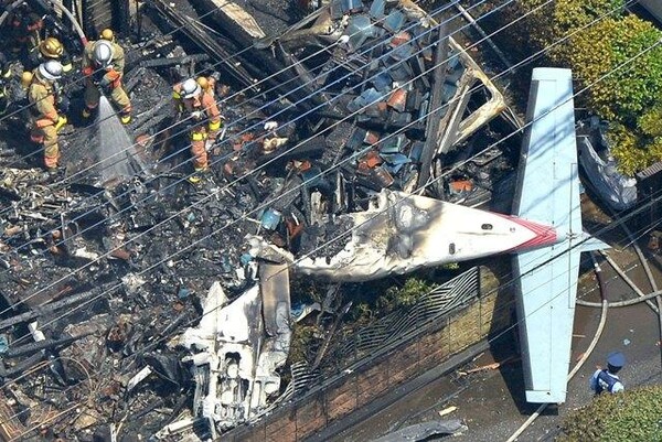 Πέντε νεκροί από πτώση αεροσκάφους πάνω σε σπίτια στο Τόκιο