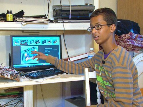 Αποζημίωση 15 εκατ.δολαρίων ζητά ο Άχμεντ Μοχάμεντ, ο μαθητής με το "ρολόι- βόμβα"