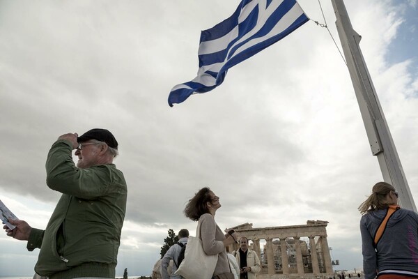 Διαψεύδει το βρετανικό ΥΠΕΞ την ταξιδιωτική οδηγία για την Ελλάδα