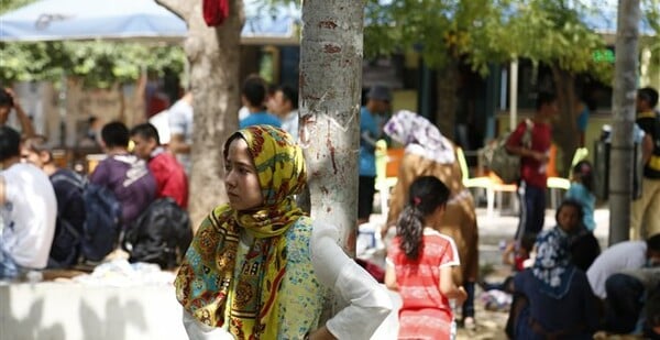 «Φορτισμένη» η ατμόσφαιρα στην πλ. Βικτωρίας