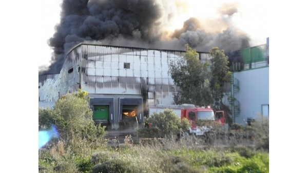 Μεγάλη φωτιά στην Creta Farm στην Κρήτη