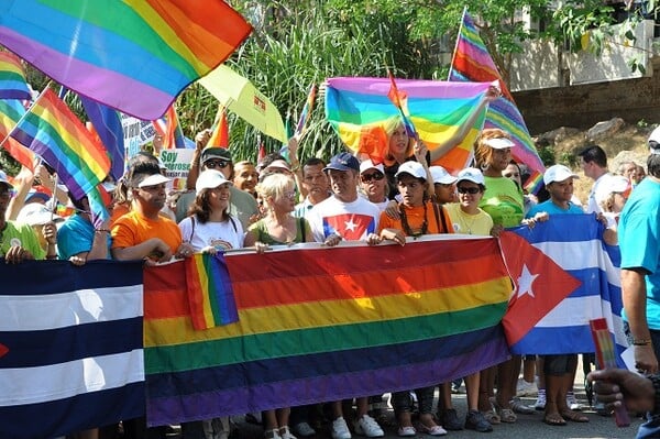 Η κόρη του Κάστρο διοργάνωσε διαδήλωση στην Κούβα υπέρ των γκέι γάμων