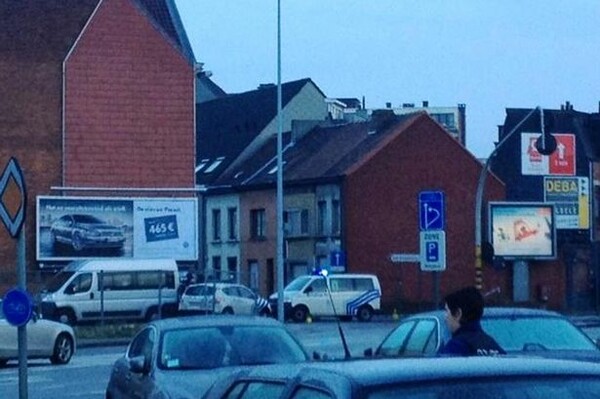 Βέλγιο: Τέσσερις ένοπλοι κρατούν όμηρο
