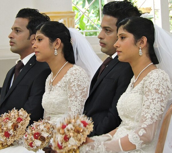 Σε αυτόν το γάμο στην Ινδία όλοι οι βασικοί πρωταγωνιστές ήταν δίδυμοι