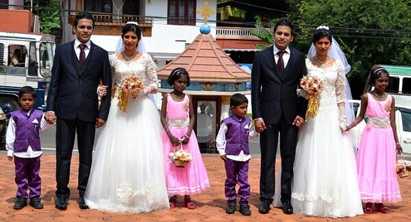 Σε αυτόν το γάμο στην Ινδία όλοι οι βασικοί πρωταγωνιστές ήταν δίδυμοι