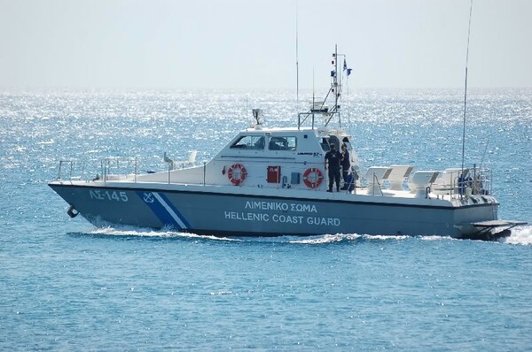 Λέμβος με 40 μετανάστες εντοπίστηκε ανοιχτά της Μυτιλήνης