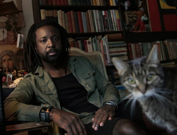 O Marlon James έγινε ο πρώτος Τζαμαϊκανός νικητής του βραβείου Μπούκερ