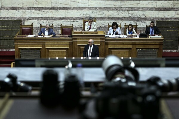 57 βουλευτές συνιστούν Μεϊμαράκη