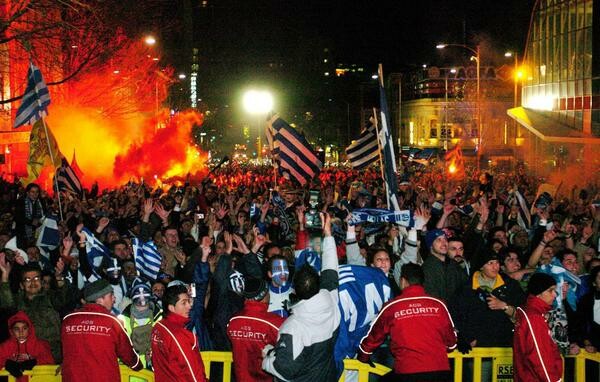 Δεκάδες χιλιάδες κόσμου στο Σύνταγμα