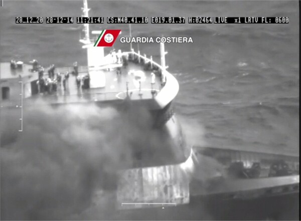 La Repubblica: 24 ώρες τρόμου στο κατάστρωμα