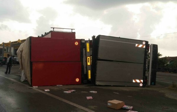 Ανεμοστρόβιλος αναποδογύρισε ι.χ. στη Λακωνία