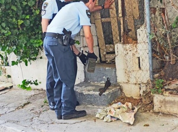 Παλιό πυροβόλο όπλο βρέθηκε σε εγκαταλελειμμένο σπίτι στη Μιχαλακοπούλου