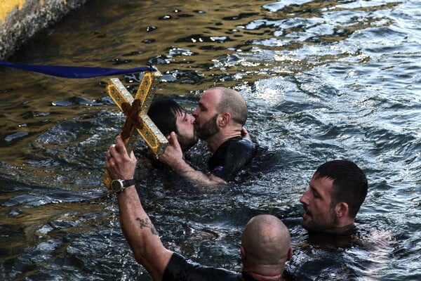 Εορτασμός των Θεοφανείων υπό δριμύ ψύχος