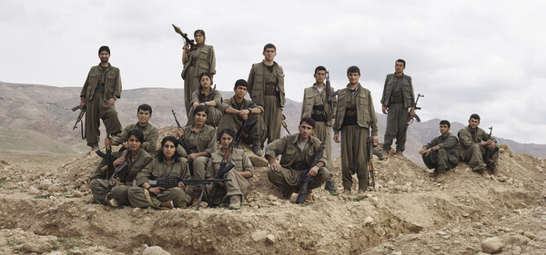 Το instagram δεν θέλει να μοιράζονται οι εικόνες των ανταρτών του PKK ενός φωτογράφου