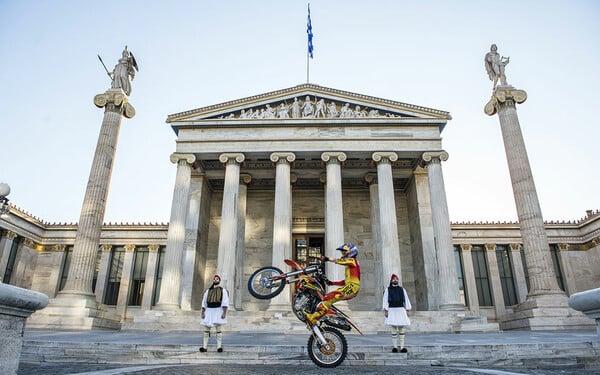 Οι σταρ του Freestyle Motorcross προσγειώνονται στην Αθήνα