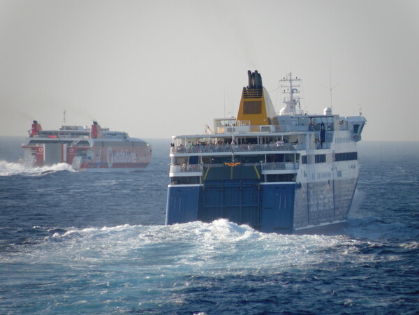 Σοκ για τους επιβάτες του Blue Star 2