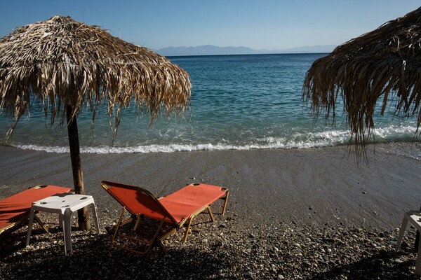 Λιακάδα με λίγα σύννεφα