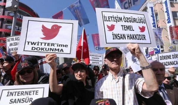 Ο Τούρκος Υπ. Οικ. υπεραμύνεται των μέτρων μπλοκαρίσματος του Twitter
