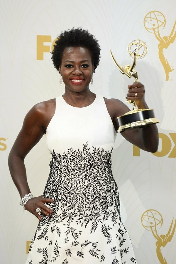 Η Viola Davis γράφει ιστορία στα Emmy κι εκφωνεί τον πιο σημαντικό λόγο της βραδιάς